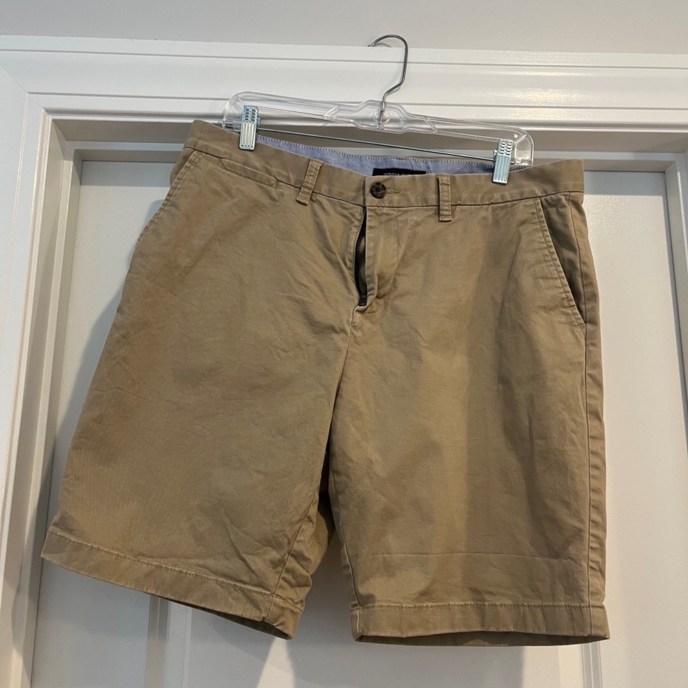Khaki Tommy Hilfiger Shorts waist 34 inseam 8”